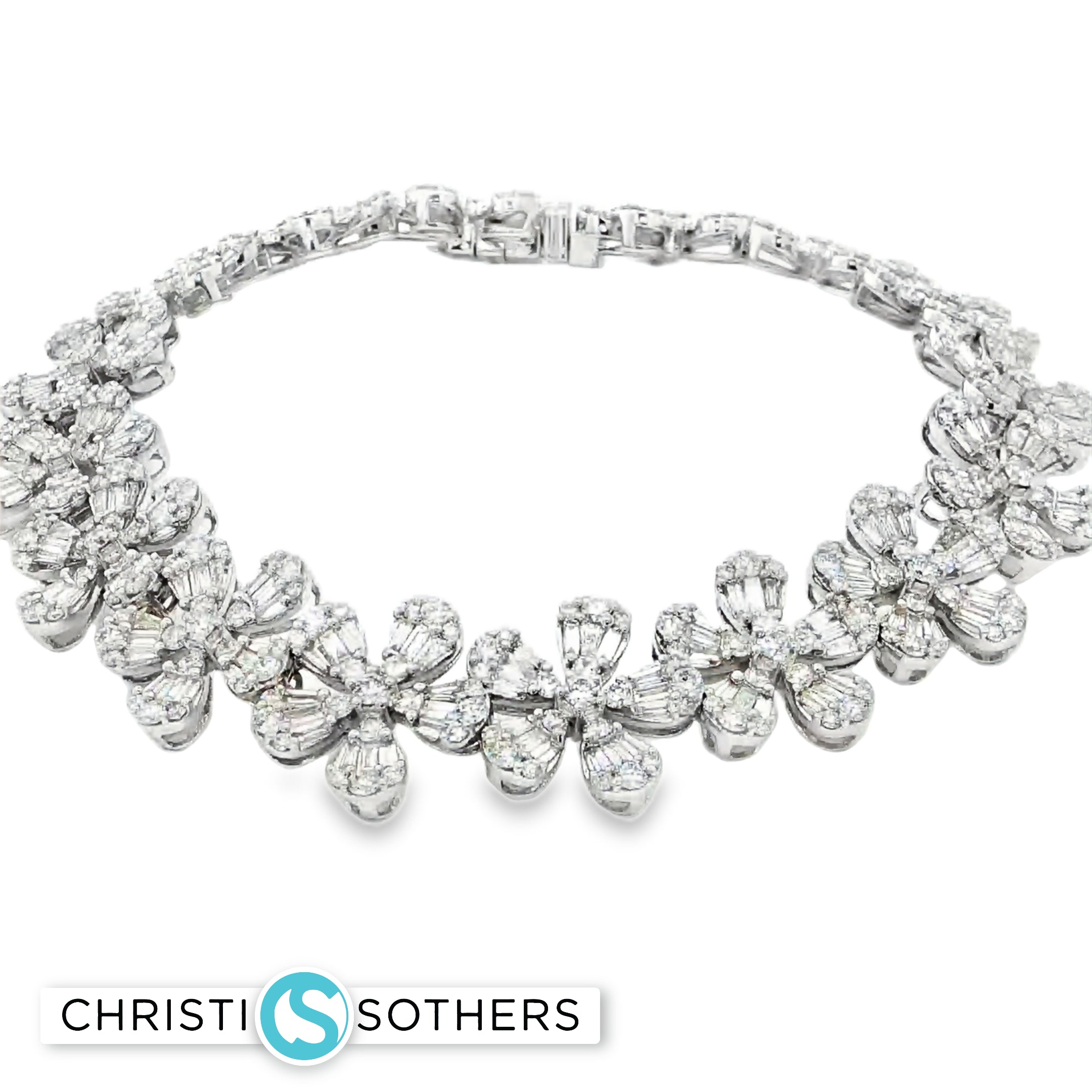 18KT White Gold Diamond Flower-Motif Bracelet (6.78 cttw)